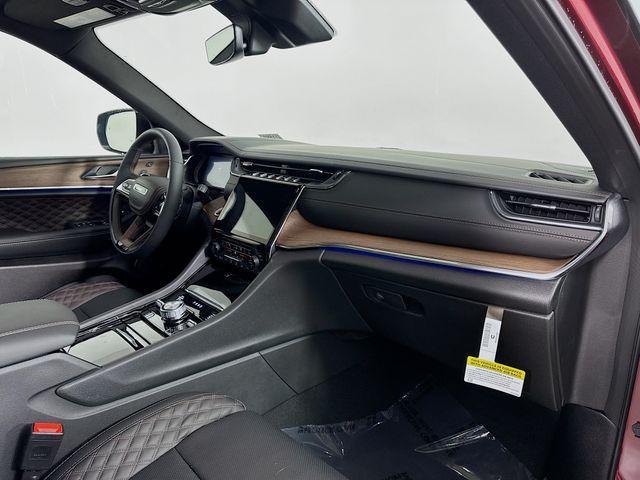 Photo of 2025 Velvet Red Pearlcoat Jeep Grand Cherokee L
