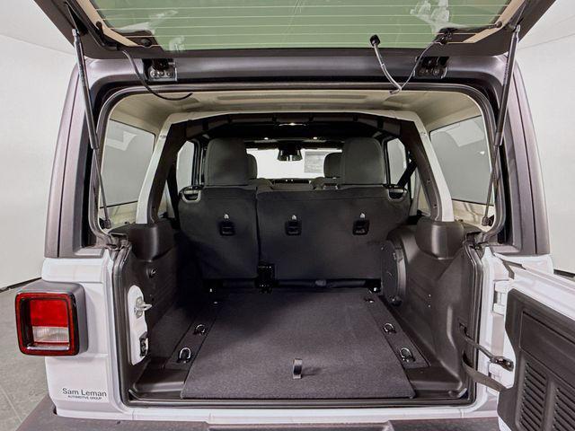 Photo of 2025 Bright White Clearcoat Jeep Wrangler