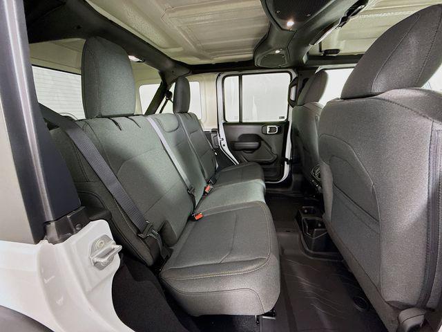 Photo of 2025 Bright White Clearcoat Jeep Wrangler