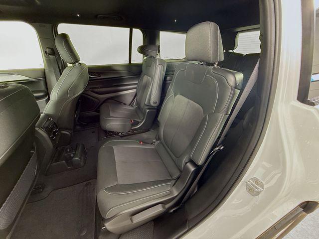 Photo of 2025 Bright White Clearcoat Jeep Grand Cherokee L
