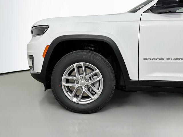 Photo of 2025 Bright White Clearcoat Jeep Grand Cherokee L