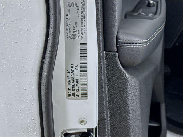 Photo of 2025 Bright White Clearcoat Jeep Grand Cherokee L