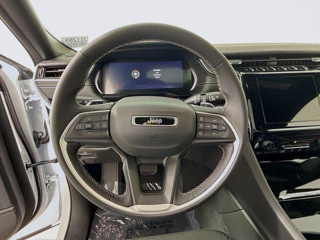 Photo of 2025 Bright White Clearcoat Jeep Grand Cherokee L