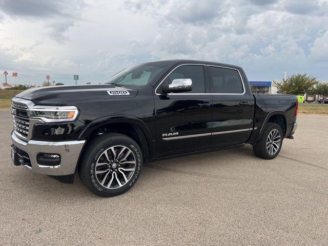 Photo of 2025 Diamond Black Crystal Pearlcoat RAM 1500