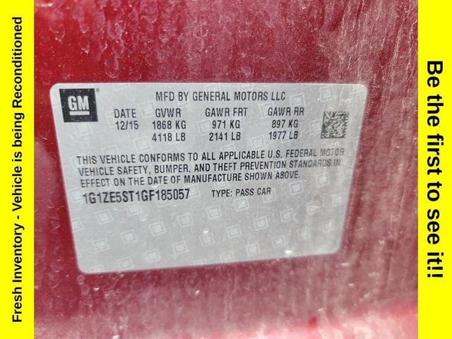 Photo of 2016 Butte Red Metallic Chevrolet Malibu