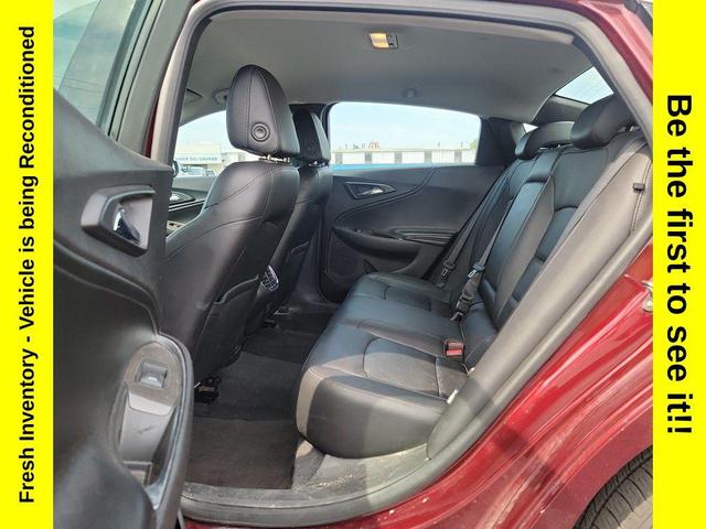 Photo of 2016 Butte Red Metallic Chevrolet Malibu