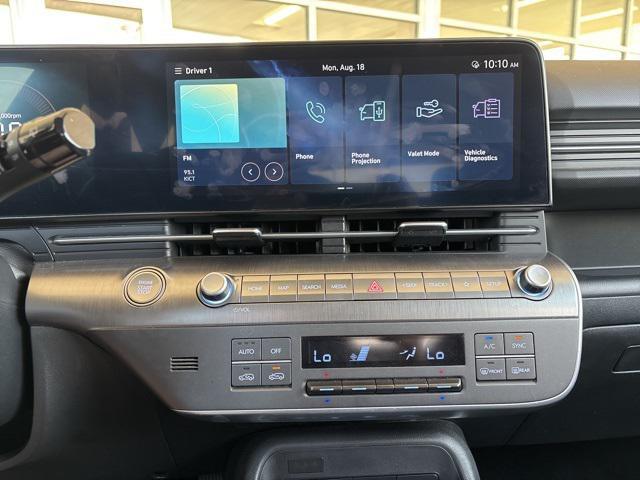 Photo of 2024 Ecotronic Gray Pearl Hyundai KONA