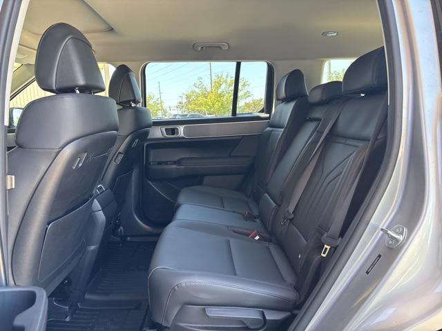 Photo of 2025 Shimmering Silver Hyundai SANTA FE