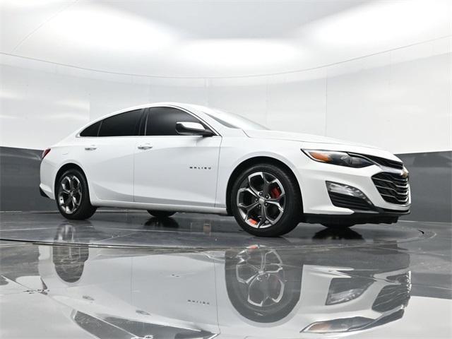 Photo of 2021 White Chevrolet Malibu
