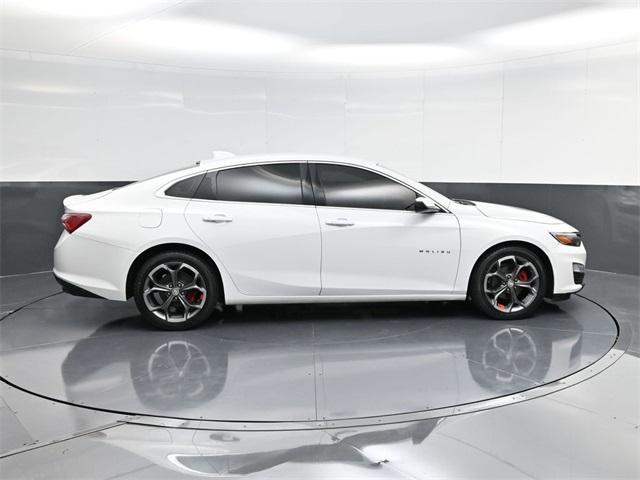 Photo of 2021 White Chevrolet Malibu