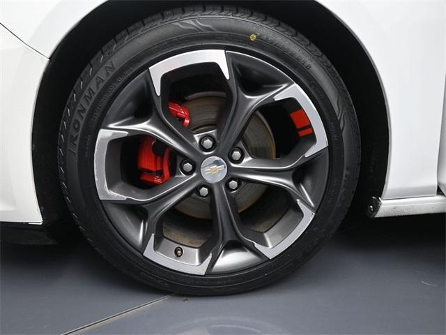 Photo of 2021 White Chevrolet Malibu