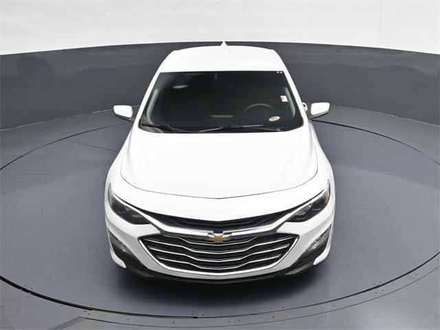 Photo of 2021 White Chevrolet Malibu