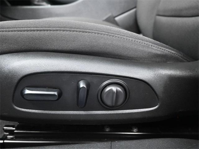 Photo of 2021 White Chevrolet Malibu