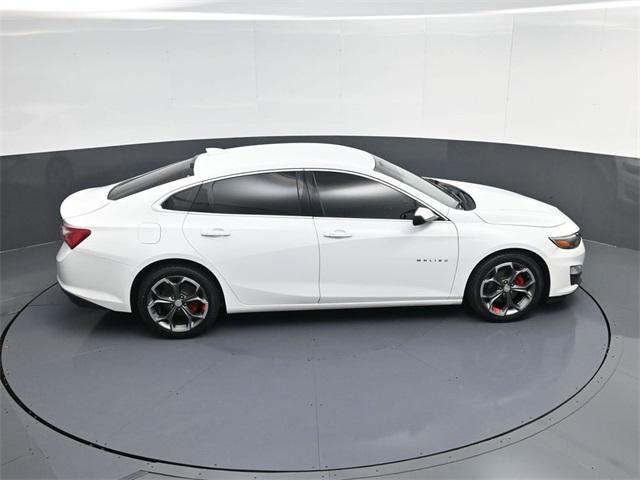Photo of 2021 White Chevrolet Malibu