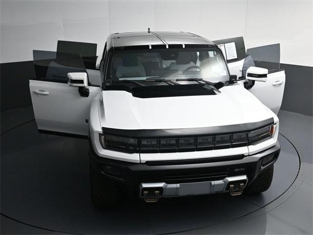 Photo of 2022 White GMC HUMMER EV