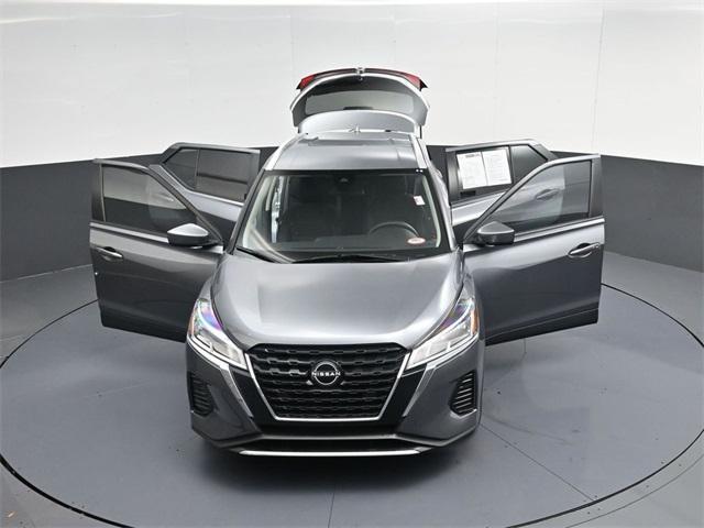 Photo of 2022 Gun Metallic Nissan Kicks