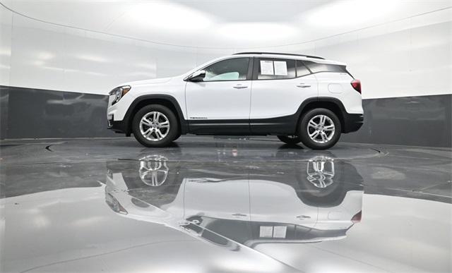 Photo of 2023 Summit White GMC Terrain