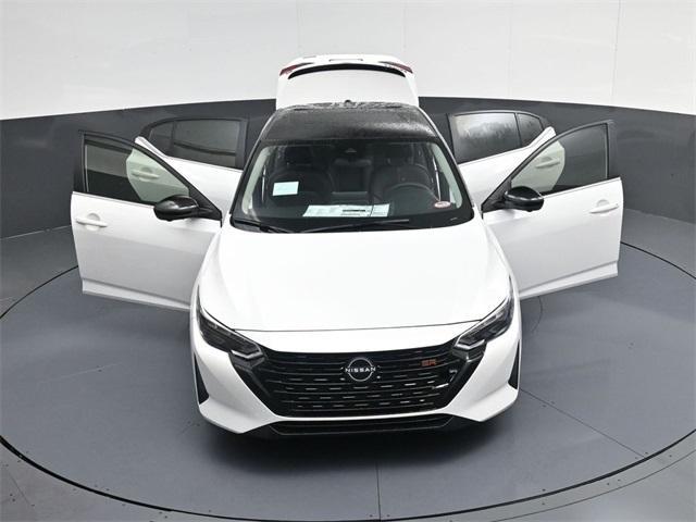 Photo of 2025 White Nissan Sentra
