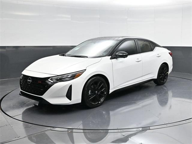 Photo of 2025 White Nissan Sentra