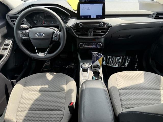 Photo of 2022 Oxford White Ford Escape