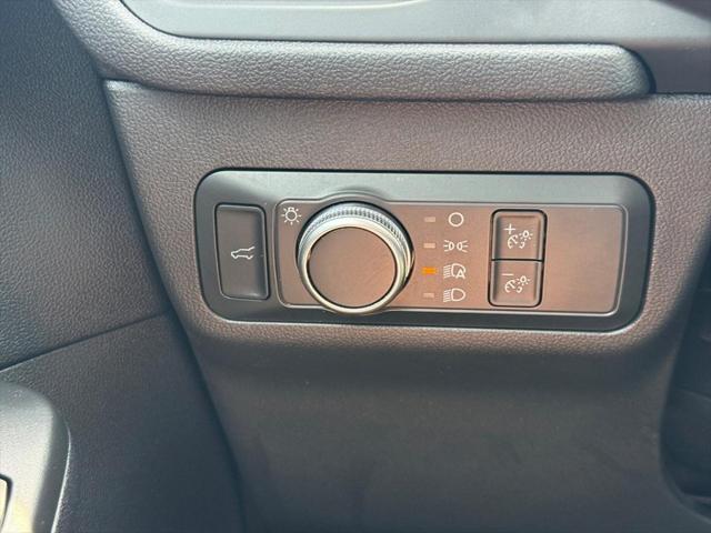 Photo of 2022 Oxford White Ford Escape