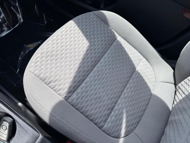Photo of 2022 Oxford White Ford Escape