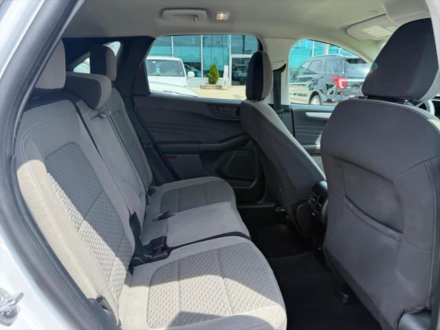 Photo of 2022 Oxford White Ford Escape