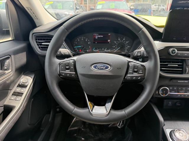 Photo of 2022 Oxford White Ford Escape