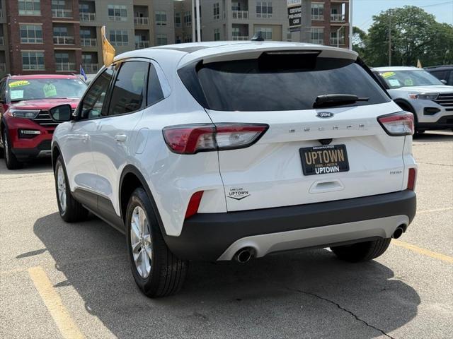 Photo of 2022 Oxford White Ford Escape