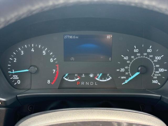 Photo of 2022 Oxford White Ford Escape