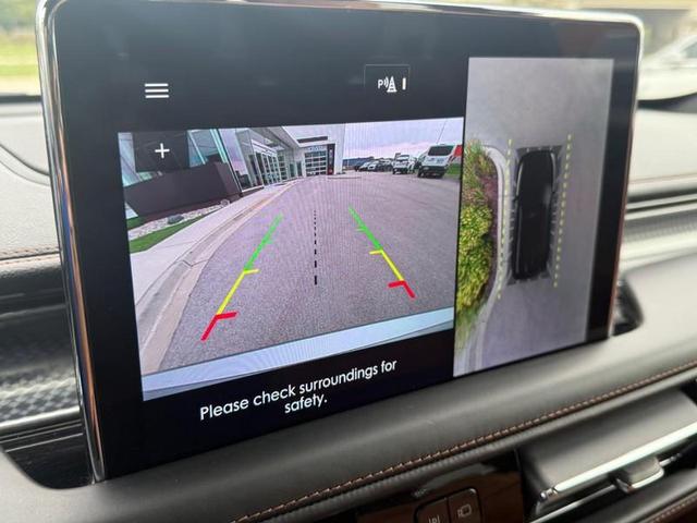 Photo of 2023 Radiance Metallic Lincoln Aviator