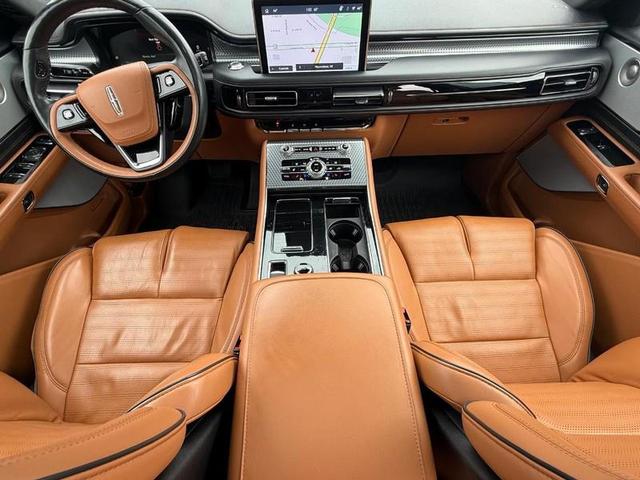 Photo of 2023 Radiance Metallic Lincoln Aviator