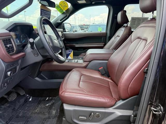 Photo of 2022 Agate Black Metallic Ford Expedition Max