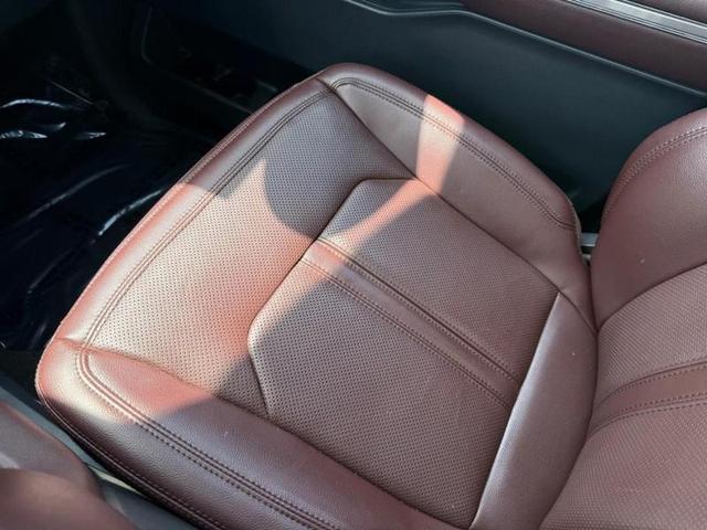 Photo of 2022 Agate Black Metallic Ford Expedition Max
