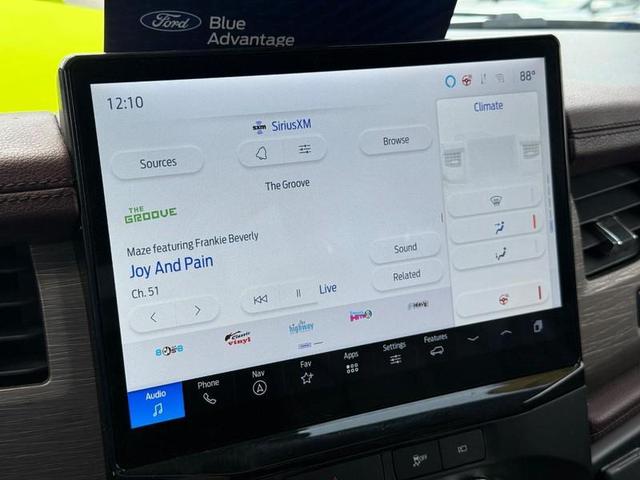 Photo of 2022 Agate Black Metallic Ford Expedition Max