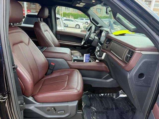 Photo of 2022 Agate Black Metallic Ford Expedition Max