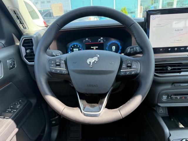 Photo of 2025 Oxford White Ford Bronco Sport