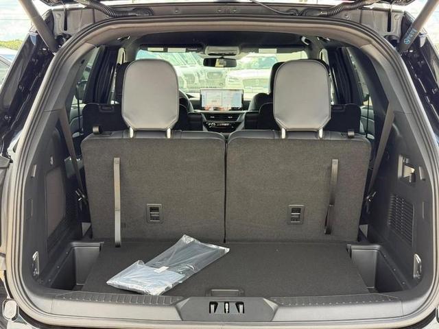 Photo of 2025 Agate Black Metallic Ford Explorer
