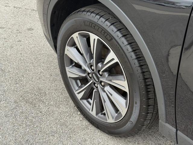 Photo of 2022 Black Metallic Lincoln Corsair