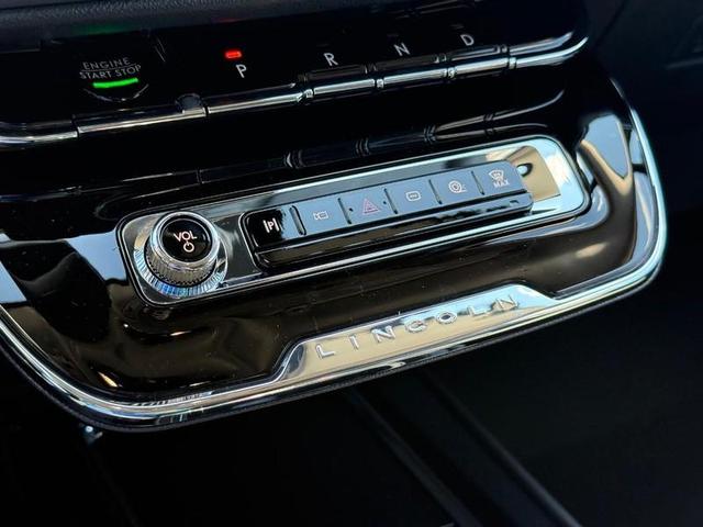 Photo of 2025 Infinite Black Metallic Clearcoat Lincoln Corsair