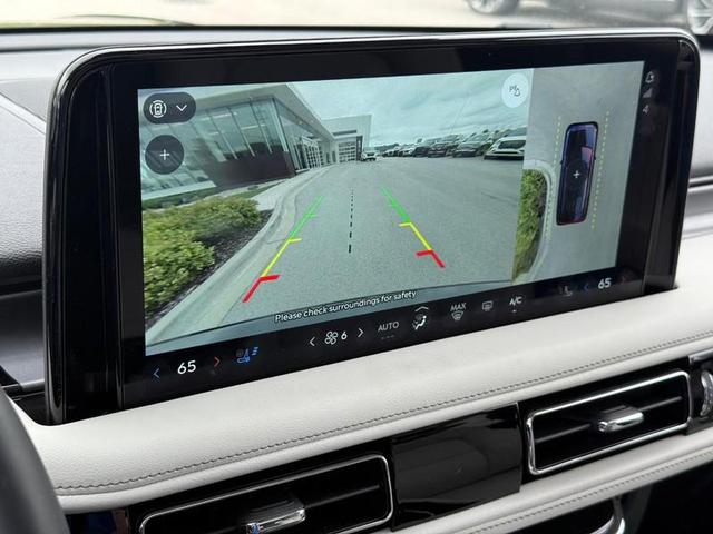 Photo of 2025 Infinite Black Metallic Clearcoat Lincoln Aviator