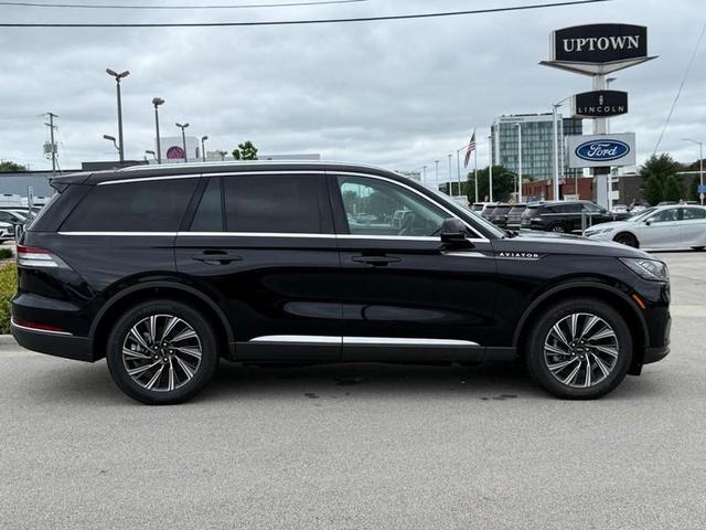 Photo of 2025 Infinite Black Metallic Clearcoat Lincoln Aviator
