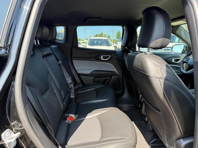 Photo of 2023 Diamond Black Crystal Pearlcoat Jeep Compass