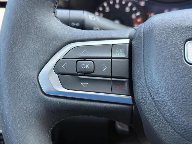 Photo of 2023 Diamond Black Crystal Pearlcoat Jeep Compass
