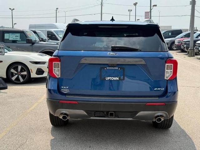Photo of 2022 Blue Metallic Ford Explorer
