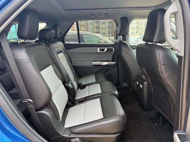 Photo of 2022 Blue Metallic Ford Explorer