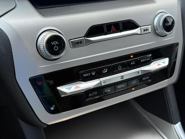 Photo of 2022 Blue Metallic Ford Explorer