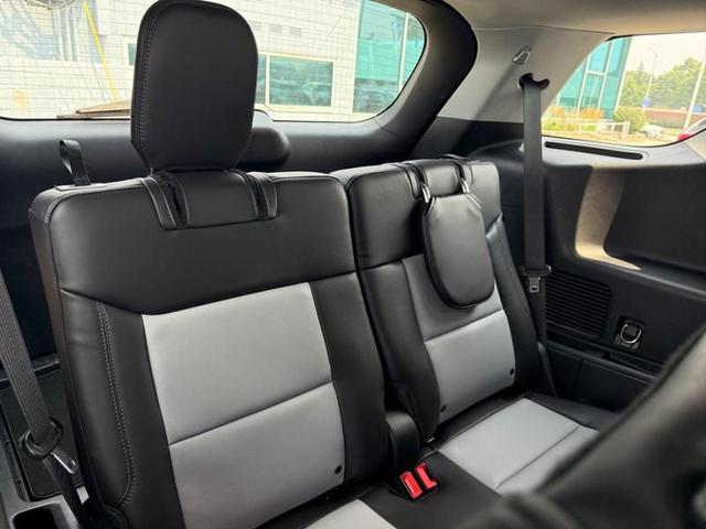 Photo of 2022 Blue Metallic Ford Explorer