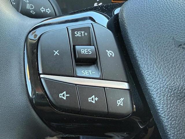 Photo of 2022 Oxford White Ford Escape