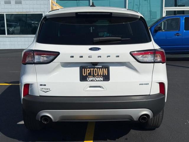 Photo of 2022 Oxford White Ford Escape